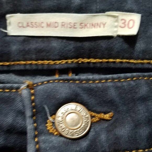 Levis Classic Mid Rise Skinny Jeans Size 30 - Picture 4 of 12